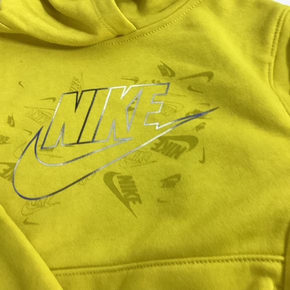 NWT Boys Nike Bright Yellow Sweatshirt size 5/6 - Picture 2 of 6